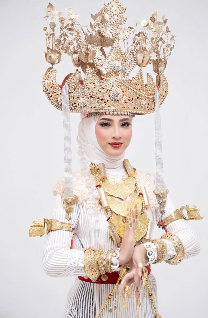 Baju adat lampung